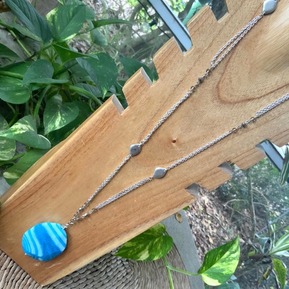 Blue Agate STONE PENDANT NECKLACE - NWT $45 TURQUOISE /Long Silver Tone Chain - Picture 4 of 12